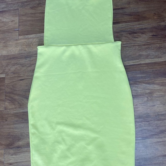 Yellow PrettyLittleThing Dress - Picture 2 of 2